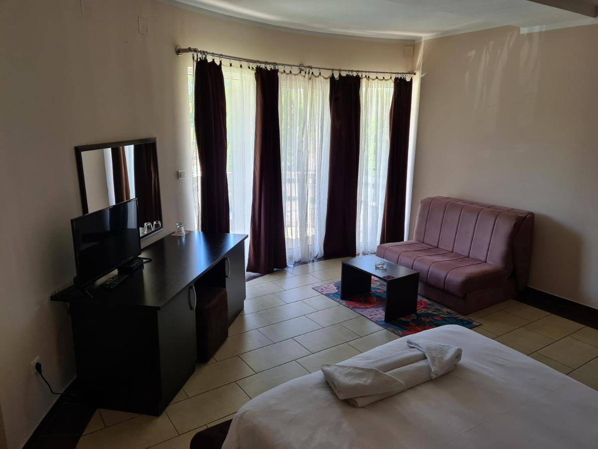 Vila Dincic Veliko Gradiste Luaran gambar